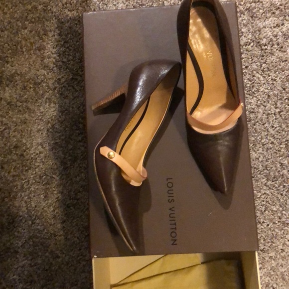 Louis Vuitton heels - Picture 2 of 5